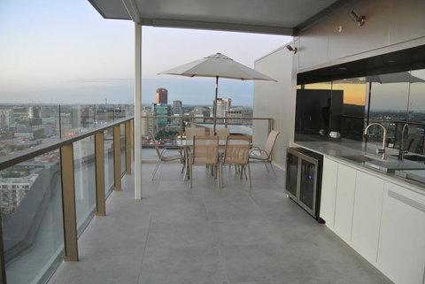 VUE Penthouse On King William - Tourism Noosa 0