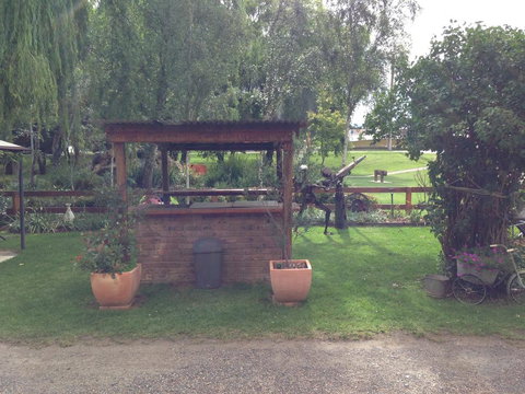 Walcha Royal Cafe & Accommodation - Tourism Noosa 2