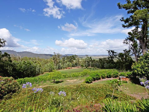Wallaby Ridge Retreat - Tourism Noosa 3