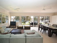 Book Wangi Wangi Accommodation Vacations Tourism Noosa Tourism Noosa