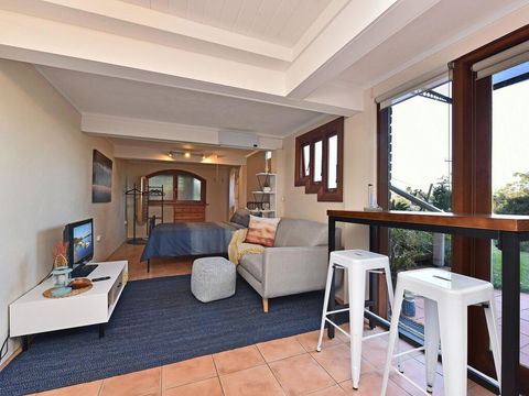 Wangi Waterfront Delight 1bdr Studio - Tourism Noosa 0