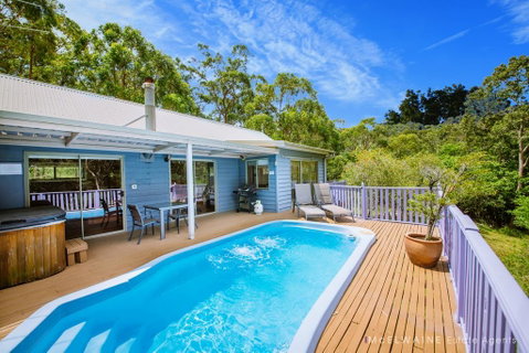 Wanjii II Pool & Spa Getaway - Tourism Noosa 0