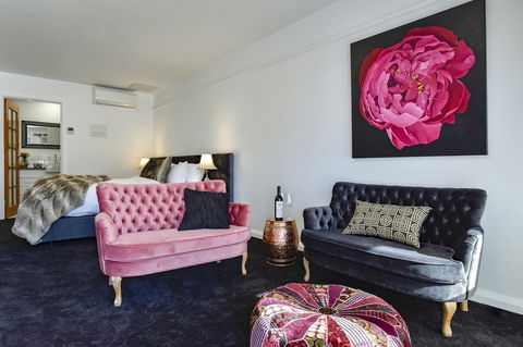 Daylesford Art Motel - Tourism Noosa 4