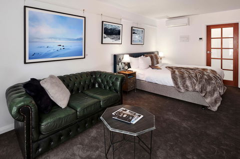 Daylesford Art Motel - Tourism Noosa 9