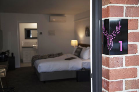 Daylesford Art Motel - Tourism Noosa 8