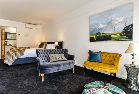 Daylesford Art Motel - Tourism Noosa 7