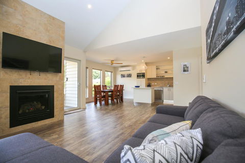 Amber Mist Villa Two - Tourism Noosa 20