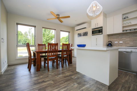 Amber Mist Villa Two - Tourism Noosa 17