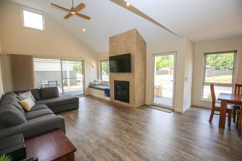 Amber Mist Villa Two - Tourism Noosa 1