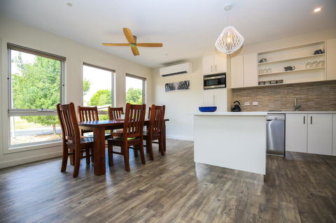 Amber Mist Villa Two - Tourism Noosa 18