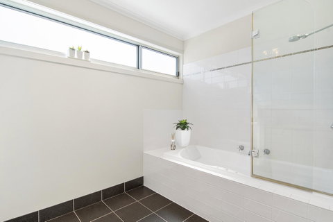 Bask At The Glade - Rejuvenate Stays - Tourism Noosa 5