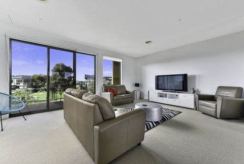 Torquay Golf Retreats - Pool, Beach, Tennis, Golf - Tourism Noosa 0