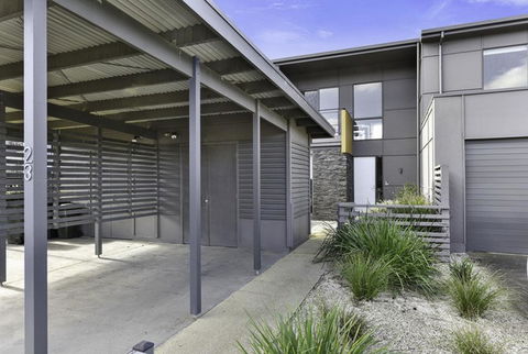 Torquay Golf Retreats - Pool, Beach, Tennis, Golf - Tourism Noosa 4