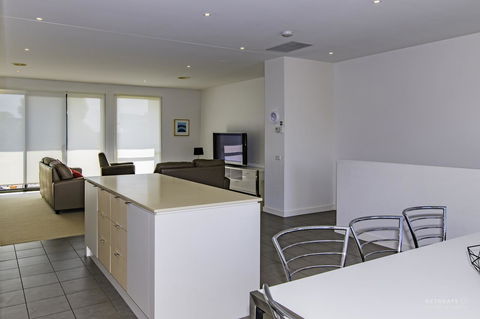 Torquay Golf Retreats - Pool, Beach, Tennis, Golf - Tourism Noosa 3