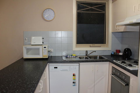 Australian Home Away @ Box Hill 2 Bedroom - Tourism Noosa 8