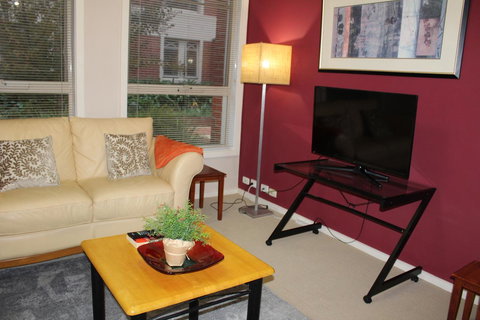 Australian Home Away @ Box Hill 2 Bedroom - Tourism Noosa 6