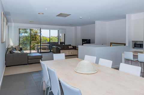 1 Sunset Place - Tourism Noosa 2