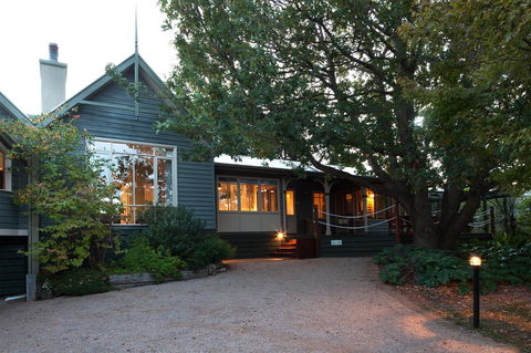 Oak Tree Lodge - Tourism Noosa 9