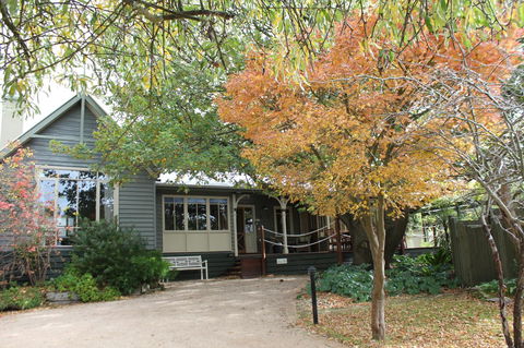 Oak Tree Lodge - Tourism Noosa 11