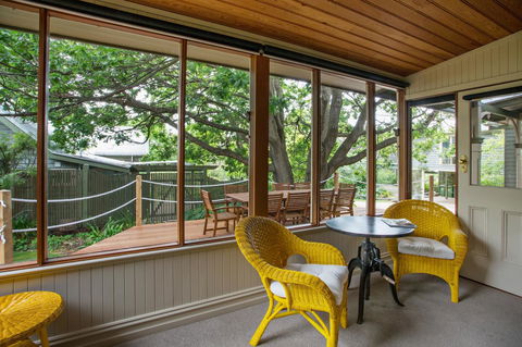 Oak Tree Lodge - Tourism Noosa 28