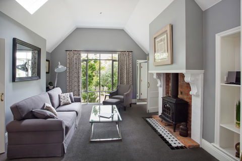 Oak Tree Lodge - Tourism Noosa 24