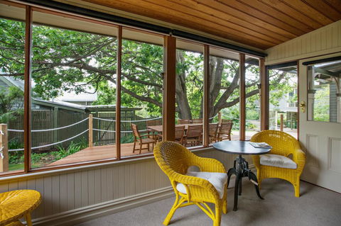 Oak Tree Lodge - Tourism Noosa 33