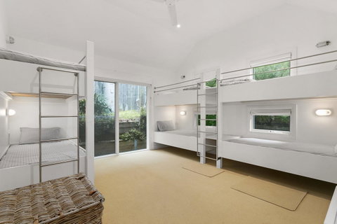 Perfect Blairgowrie Beach House - Tourism Noosa 13