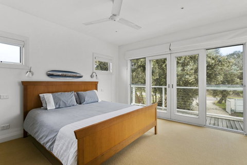 Perfect Blairgowrie Beach House - Tourism Noosa 11