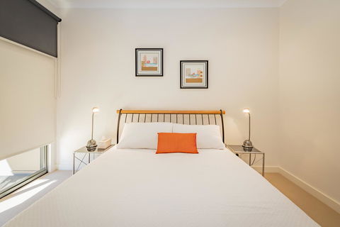 Stylish 3 Bedroom Townhouse - Free Parking - Tourism Noosa 6