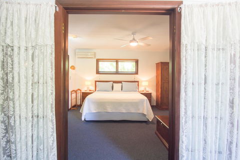 Debbie\'s Place - Tourism Noosa 40