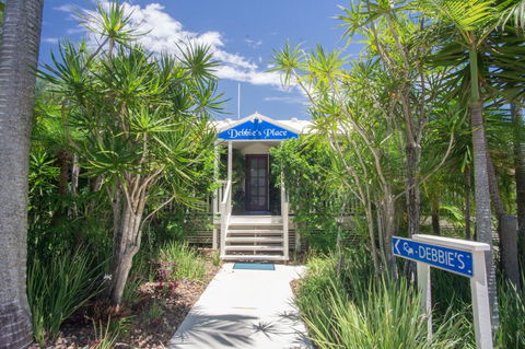 Debbie\'s Place - Tourism Noosa 0