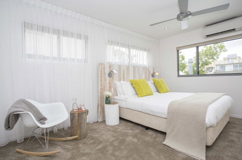 10 Hastings Street Motel - Tourism Noosa 2