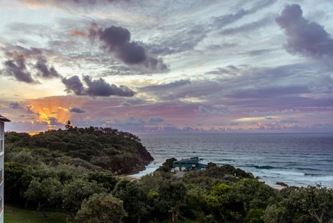Whale Watch Ocean Beach Resort - Tourism Noosa 4