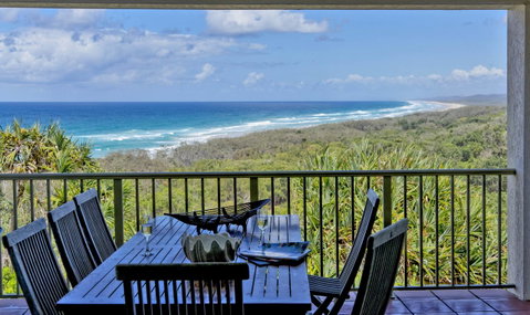 Whale Watch Ocean Beach Resort - Tourism Noosa 1