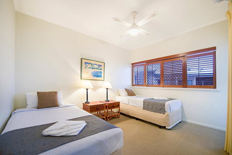 Whale Watch Ocean Beach Resort - Tourism Noosa 11