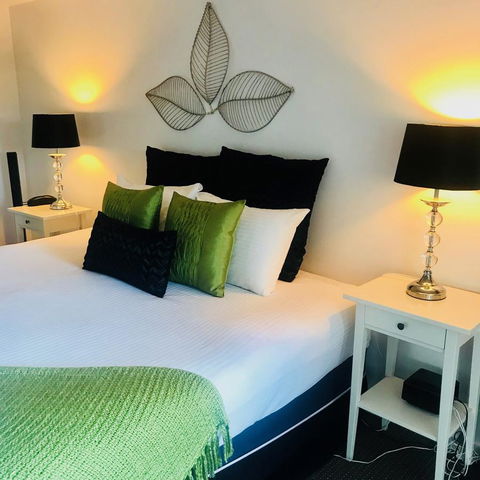 Hotel Laguna - Tourism Noosa 9