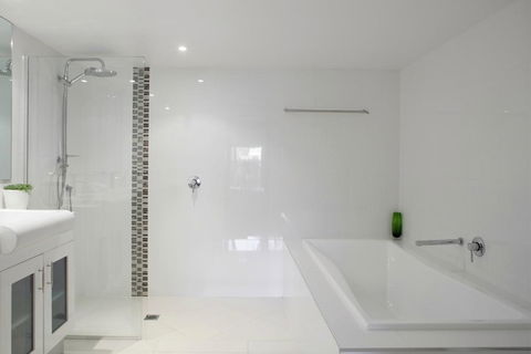 Hotel Laguna - Tourism Noosa 5