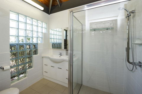 Island Leisure Resort - Tourism Noosa 3