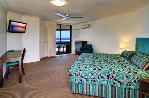 Coolum Caprice - Tourism Noosa 33