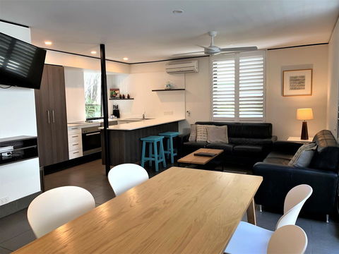 The Hastings Beach Houses - Tourism Noosa 7