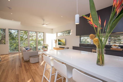 The Hastings Beach Houses - Tourism Noosa 28