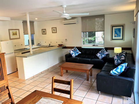 The Hastings Beach Houses - Tourism Noosa 10