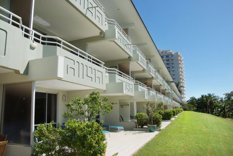 Poinciana 112 - Tourism Noosa 9