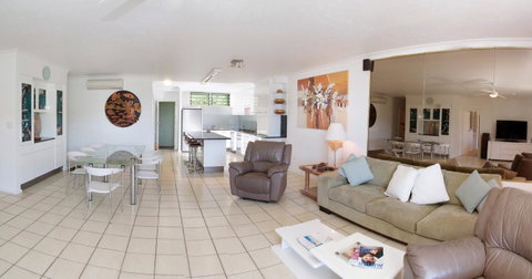 Poinciana 112 - Tourism Noosa 14
