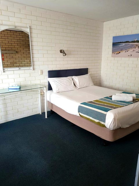 Twin Pines Motel - Tourism Noosa 6