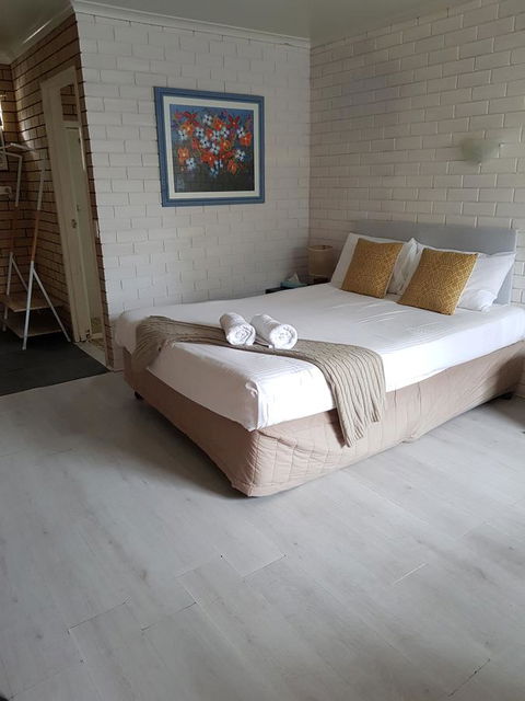 Twin Pines Motel - Tourism Noosa 5