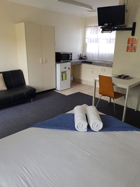 Twin Pines Motel - Tourism Noosa 15