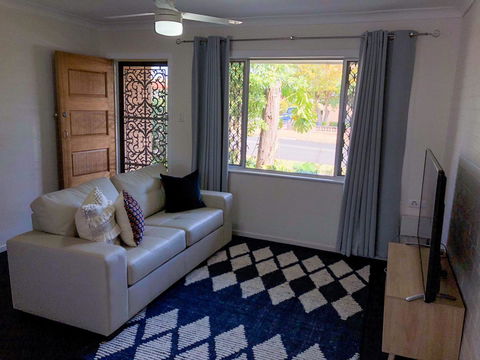 Picnic Point Villas - Tourism Noosa 0