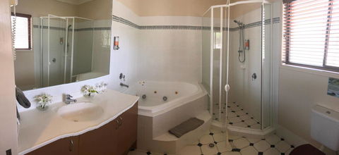 The Bearded Dragon Boutique Hotel - Tourism Noosa 5