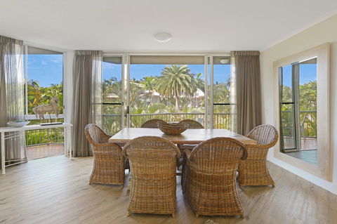 Noosa Tropicana - Tourism Noosa 43